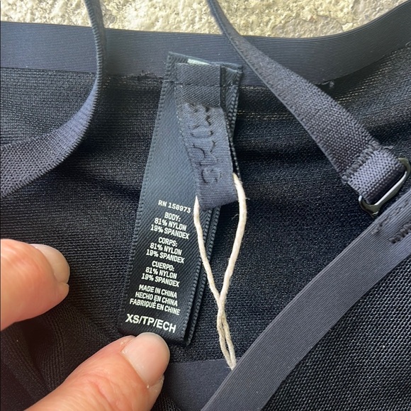 New Sleek Black mesh Bandeau by Skims - Picture 2 of 13